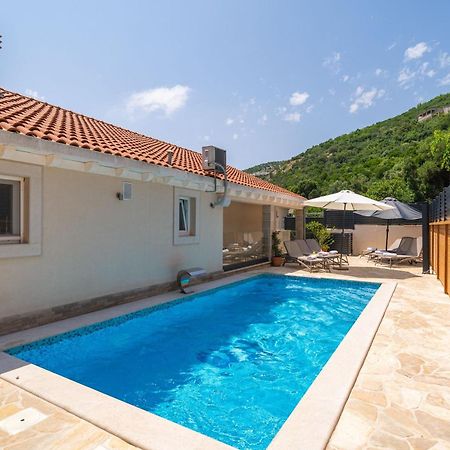 Villa Tranquility Nest Beniva Мокошиця Екстер'єр фото