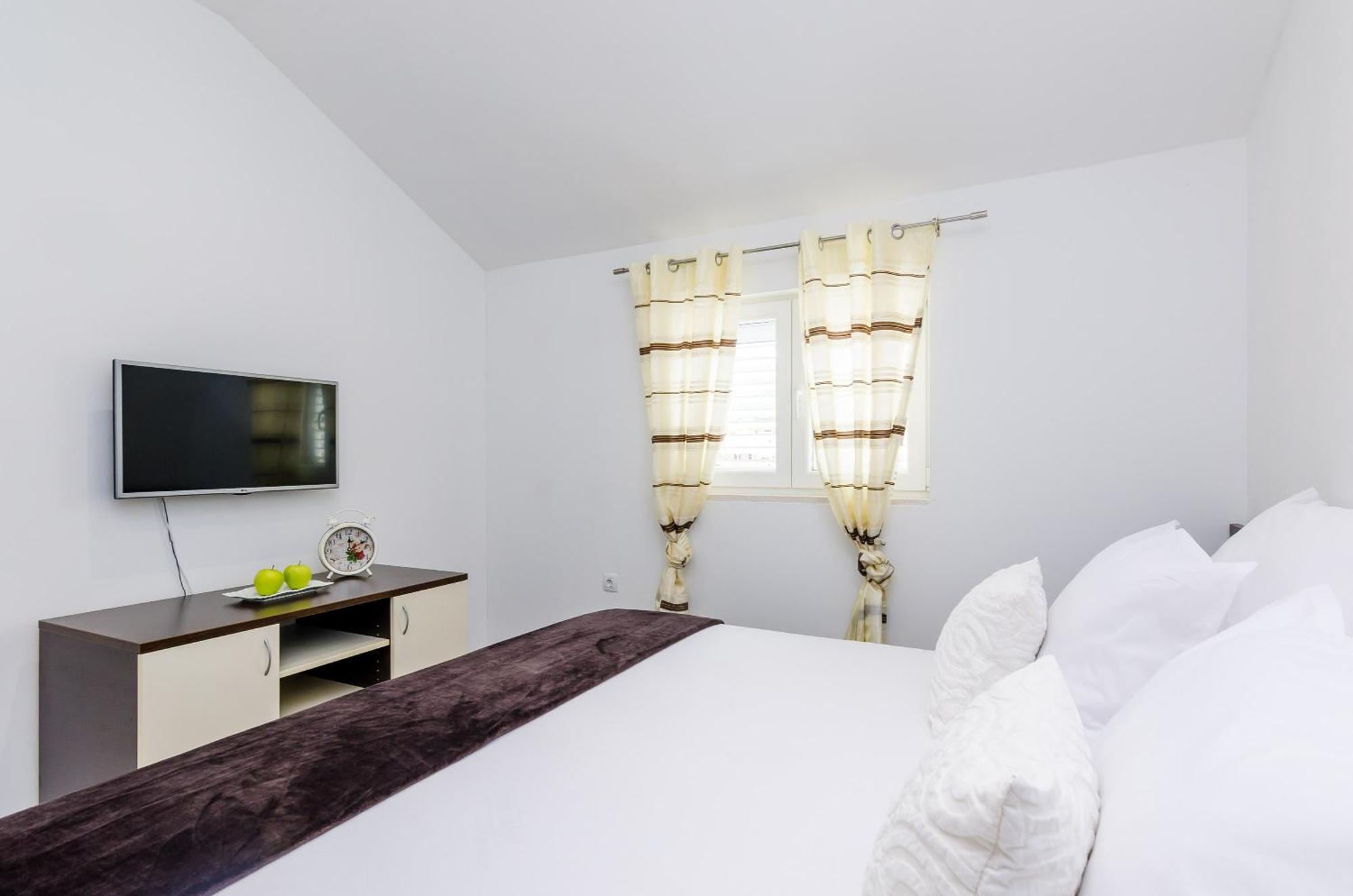 Villa Tranquility Nest Beniva Мокошиця Екстер'єр фото