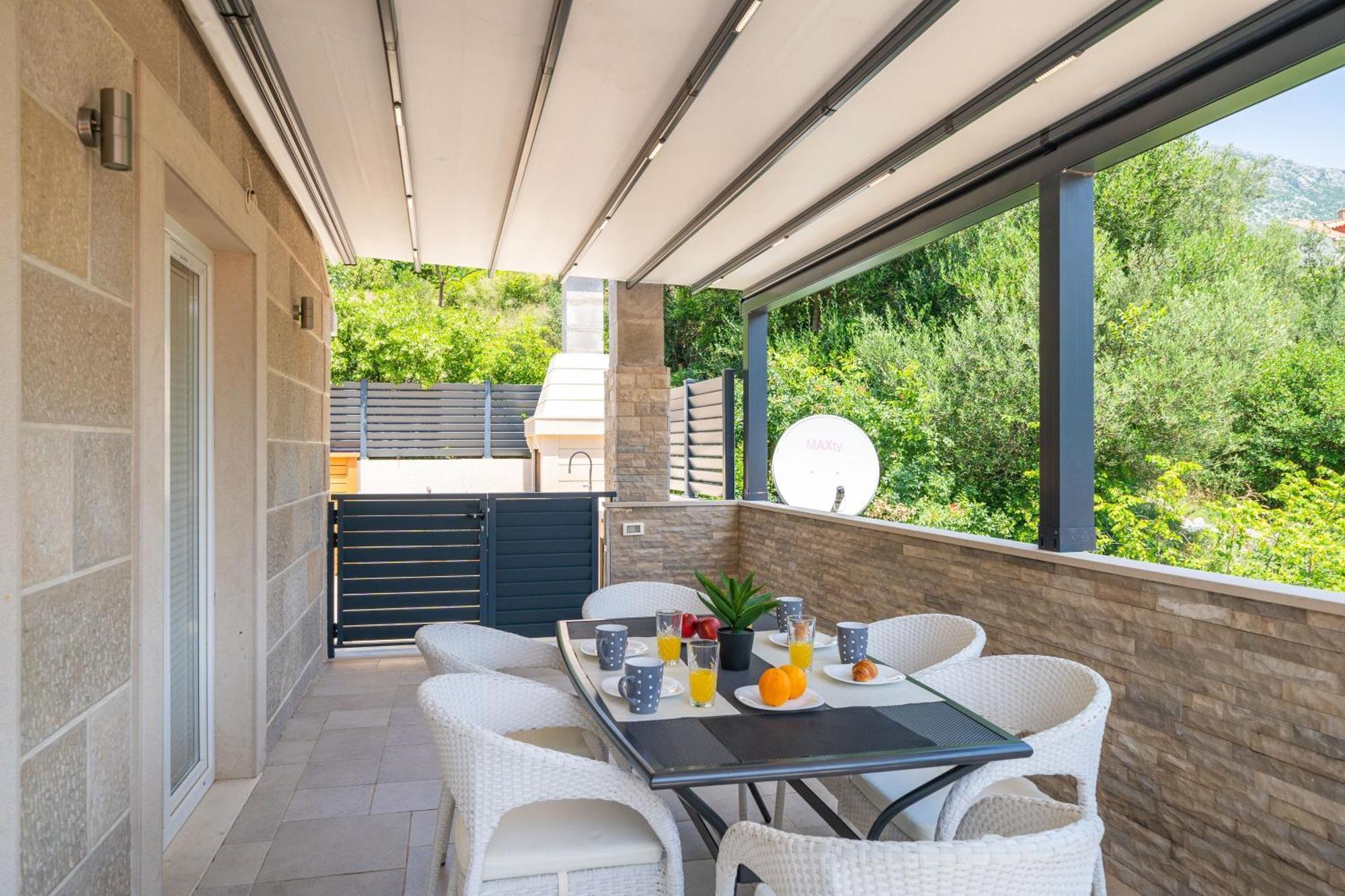 Villa Tranquility Nest Beniva Мокошиця Екстер'єр фото