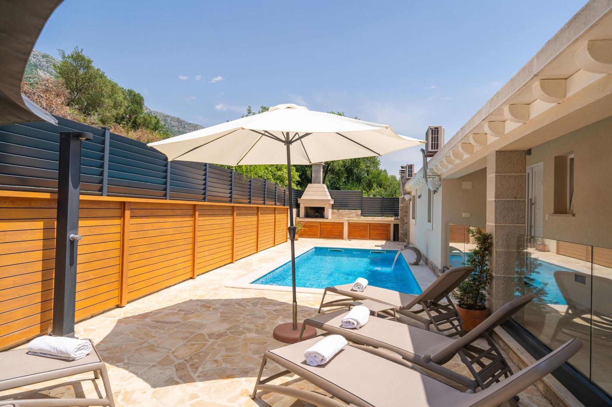 Villa Tranquility Nest Beniva Мокошиця Екстер'єр фото